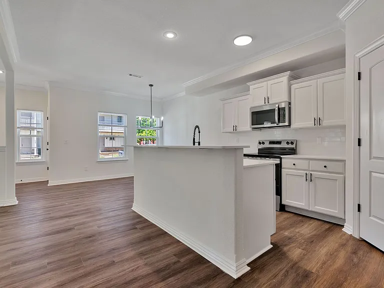 732 N Wordsworth Ln — Photo 10