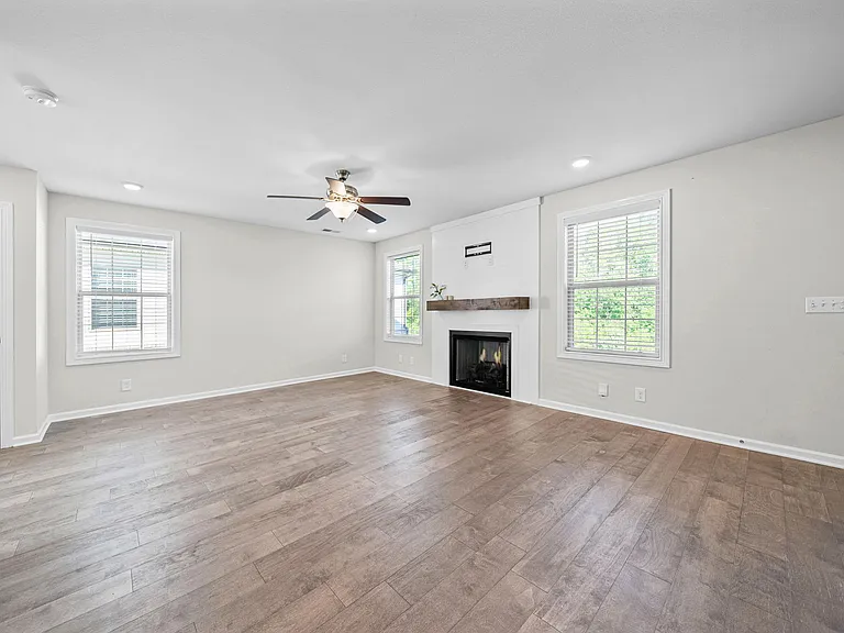 748 Jodine Ann Dr — Photo 8
