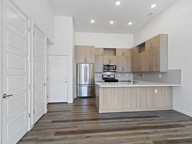 10125 Morrison Rd — Photo 8