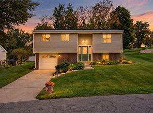 1104 Sharps Cir, Bridgeville, PA 15017