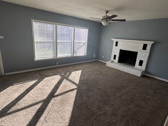 5th image of 2347 Edgemont Dr