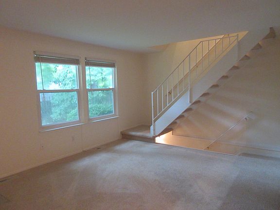 3rd image of 395 Neptune Dr #109