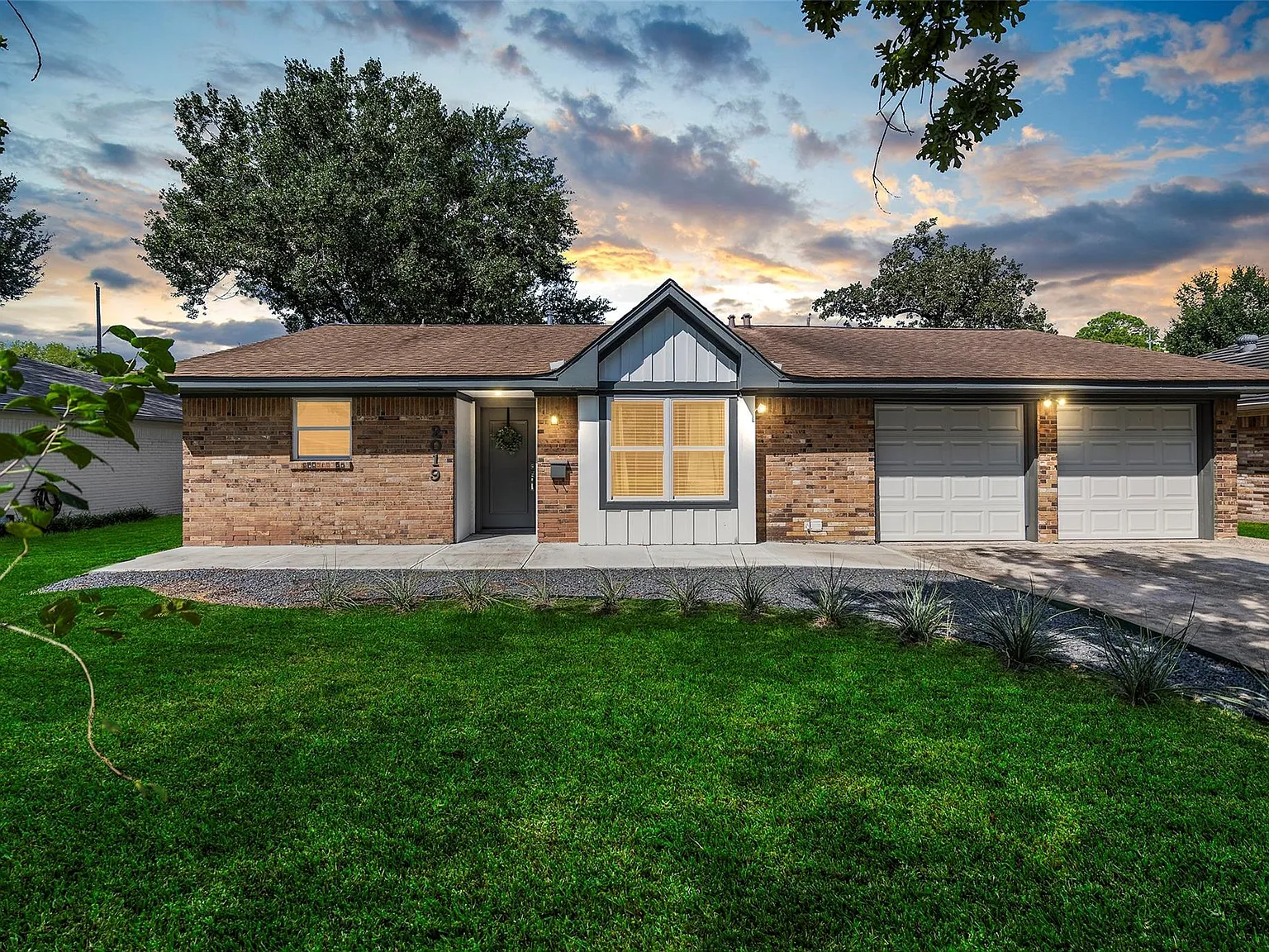 3 bed, 2.0 bath, 1550 sqft, $2,600 — Photo 1