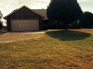 568 Turnstone Ln, Blanchard, OK 73010