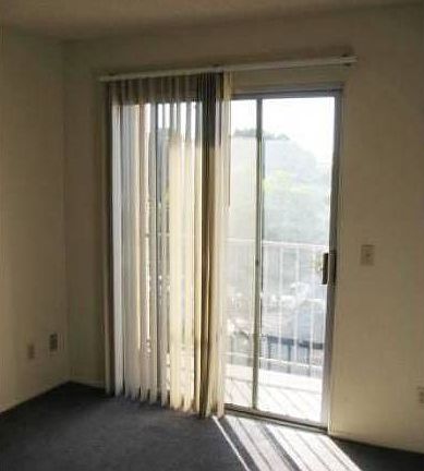 Master Bedroom/Balcony