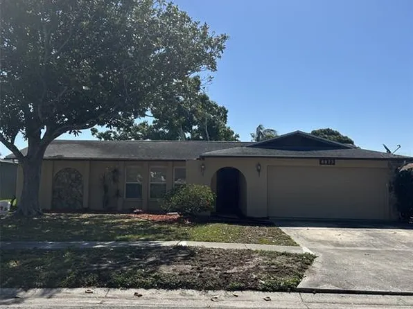 8873 Tami St, Seminole, FL 33772