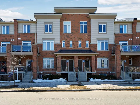 2726 William Jackson Dr #12, Pickering, ON L1X 0E6