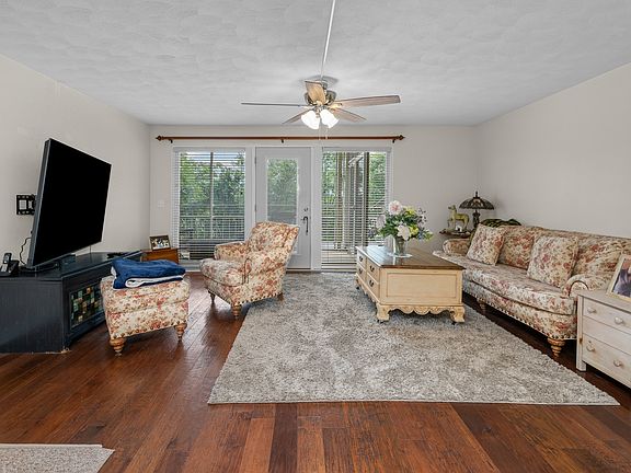 5th image of 3717 35th St APT 1