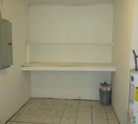 4th image of 208 N Manhattan Ave