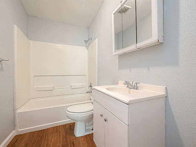 4810 Carmen St — Photo 9
