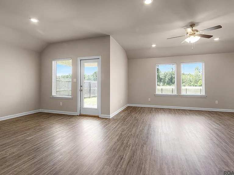 35517 Grovemont Dr — Photo 4