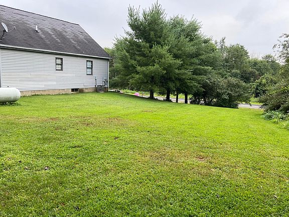 3rd image of 691 Grand Valley Dr