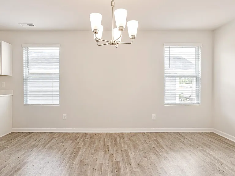816 Conductor Ct — Photo 8