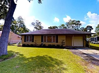 211 Wildwood St, Baytown, TX 77520