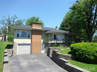 313 Roosevelt St, Creve Coeur, IL 61610