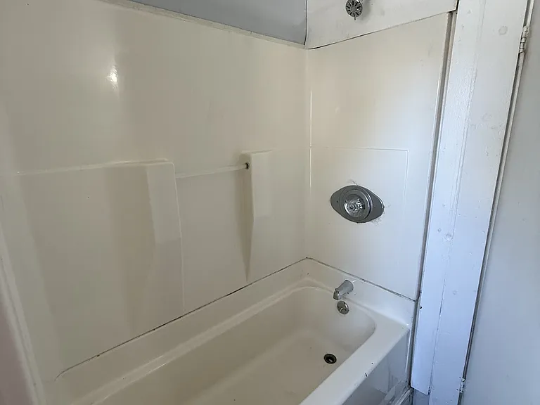 83-85 Parsells Ave #85 — Photo 7
