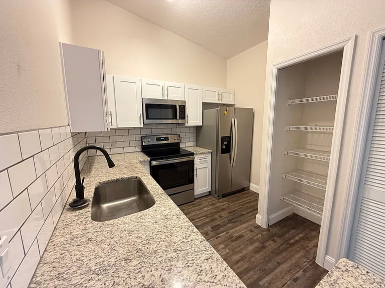 8844 Grand Palms Cir — Photo 8