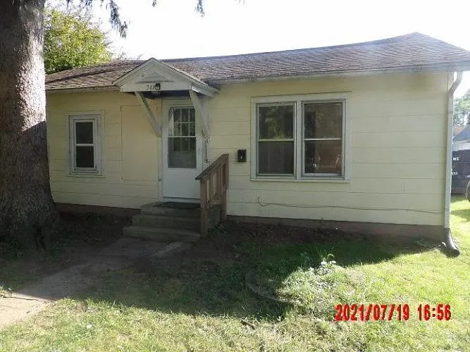318 Marquette St photo 1