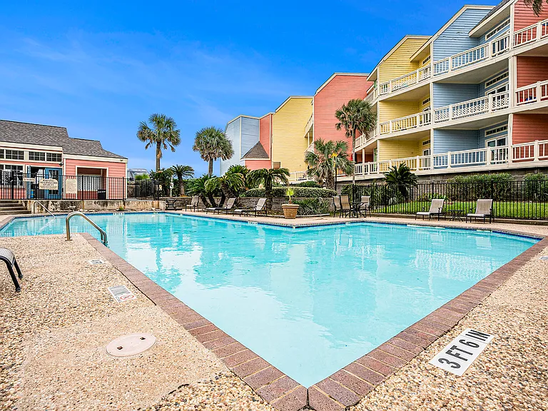 The Oceanfront Galveston Apartments — Photo 72