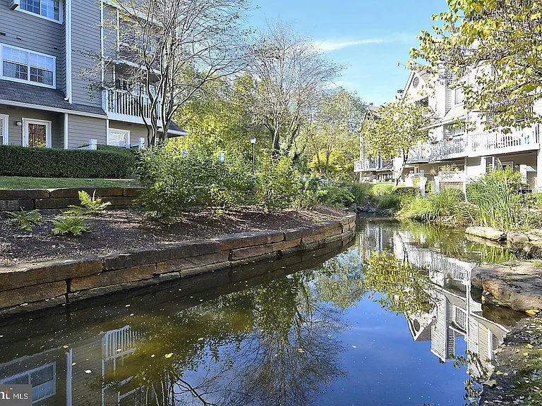 5716 Chapman Mill Dr #200 — Photo 32