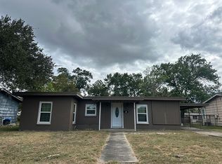 1709 Navidad St, Victoria, TX 77901