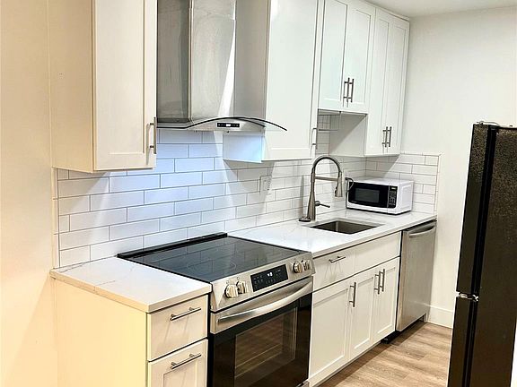 4th image of 805 Plate St Unit 207