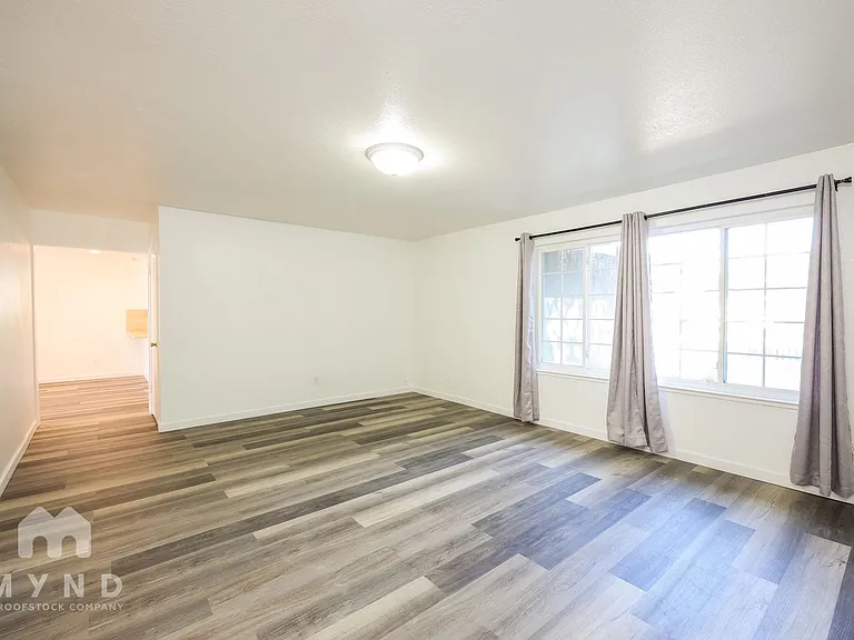 12 Nautilus Ct — Photo 6