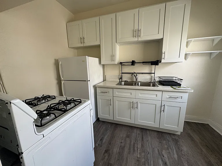 206 N New Hampshire Ave #10 — Photo 2