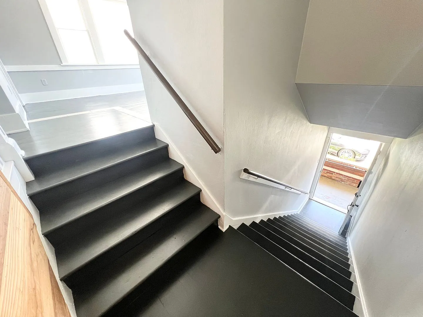 Townhome-Style 1BR | In-Unit W/D | Near Beach & Downtown — Photo 3