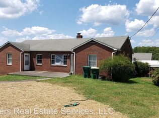 3550 Spangenberg Ave, Clemmons, NC 27012