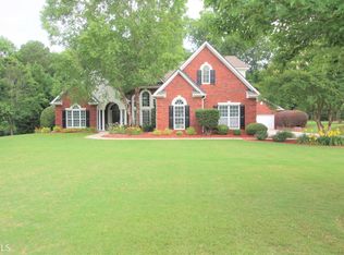 110 Lake Park Dr, Sharpsburg, GA