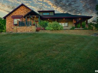 2268 E 2250 North Rd, Carlock, IL 61725