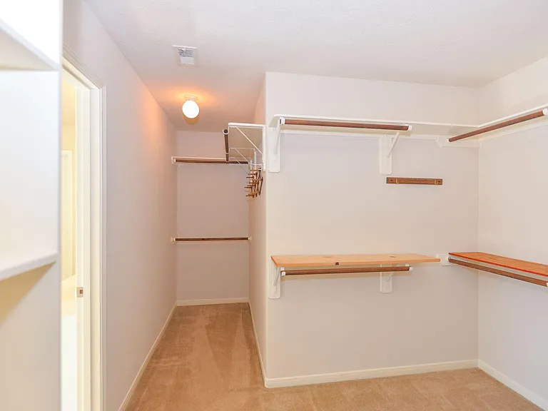 13607 Manor Crest Ln — Photo 15
