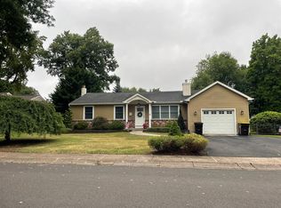 14 Maple Ln, Doylestown, PA 18901