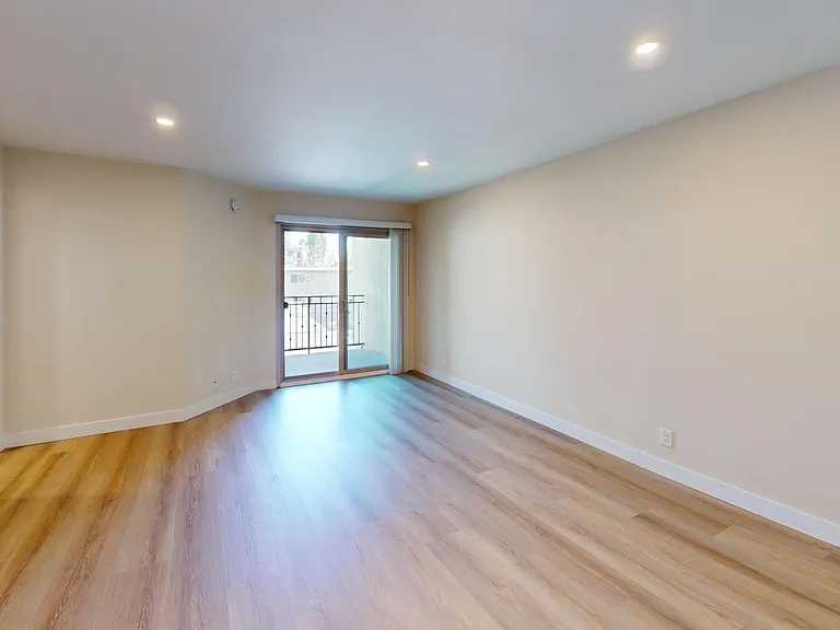 The Willows Apartments — Photo 22