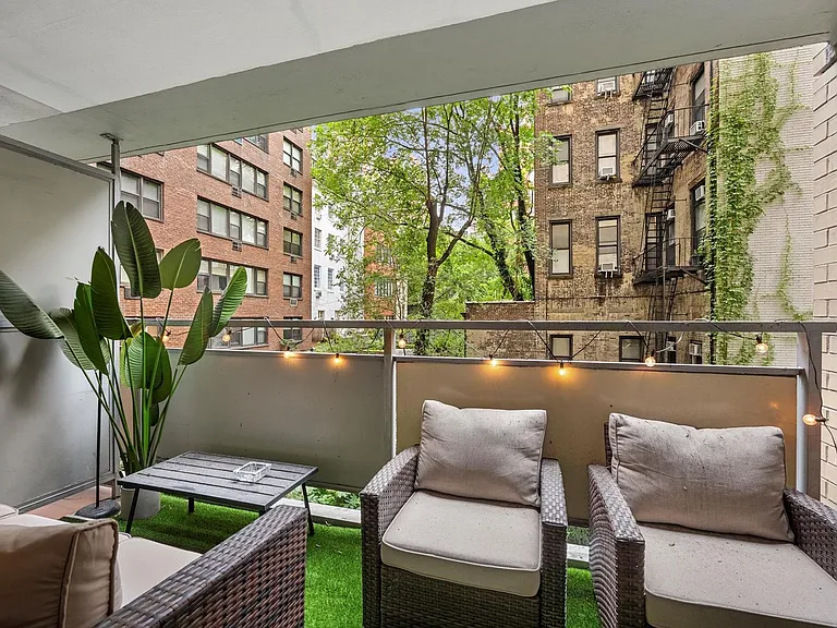 142 E 16th St #3H — Photo 5