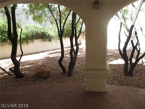 5th image of 2121 Greenhouse Ct