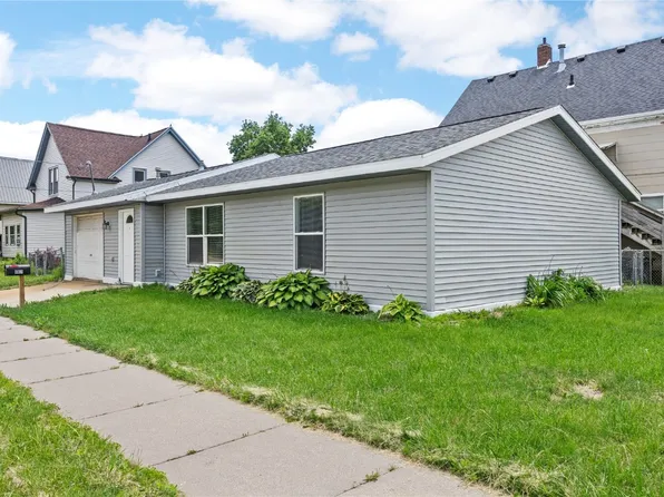 601 4th St SW, Cedar Rapids, IA 52404