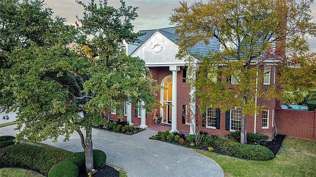 1st image of 5116 Pinehurst Dr