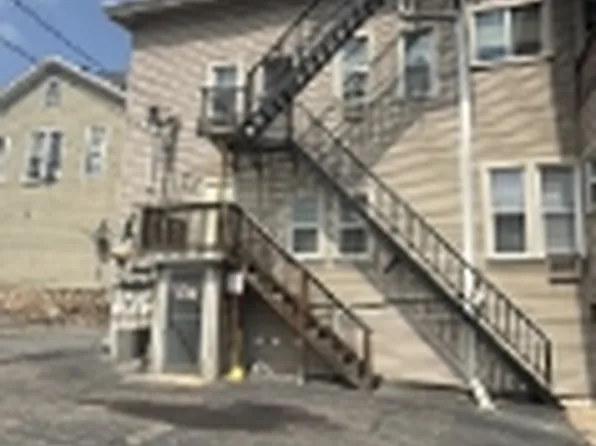 16 E Main St, Elizabethville, PA