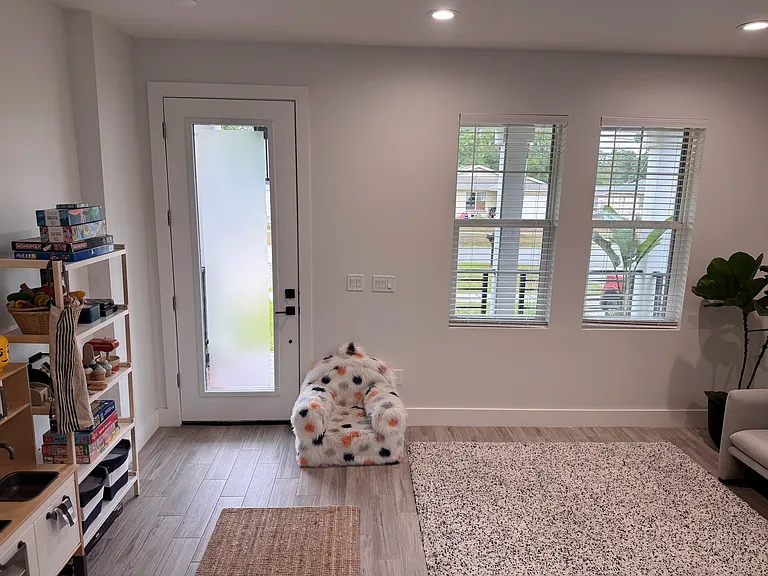 305 Lee St — Photo 31