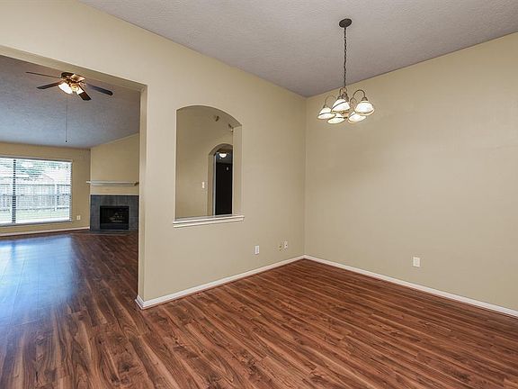 5th image of 4923 Sentry Woods Ln