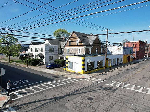 4th image of 100 Garfield Ave