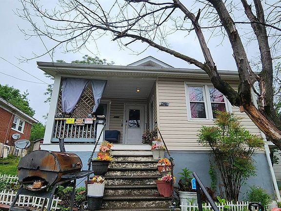2nd image of 1218 6th St SE