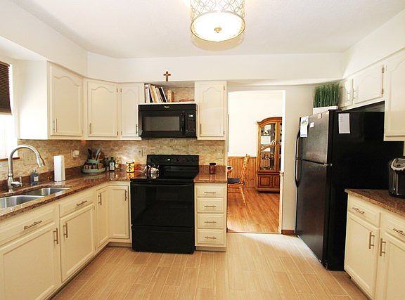 2nd image of 1266 Bermuda Dr