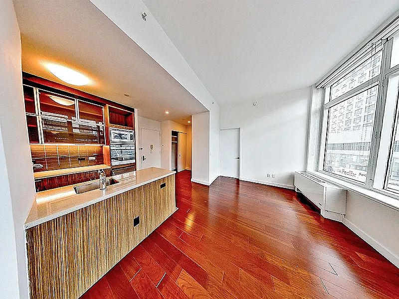 1st image of 606 W 42nd St APT 520