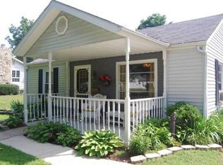 325 N Jefferson Ave, Amboy, IL 61310