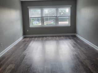 324 8th St #12, Bettendorf, IA 52722