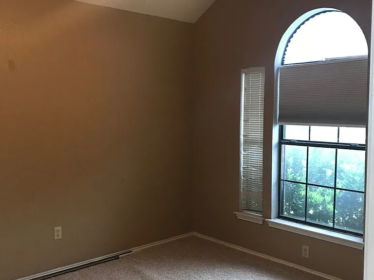702 Long Hill Ct — Photo 19