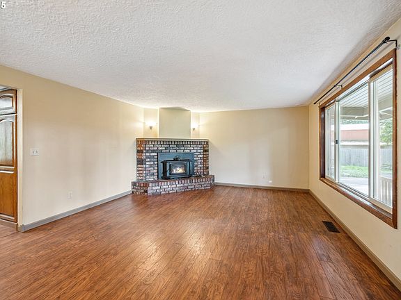 2nd image of 20609 NE 87th Ave
